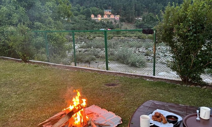 Pahalgam Cabin | Birdsong