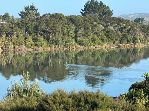 Raglan House | Birdsong Waterview 3 Bedroom Executive Home