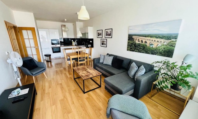 Banska Bystrica Apartment | BL City View Apartment, 24hr Self Check-in, Free Private Parking, Panoramic View from Balcony, 5-minute walk to City Centre