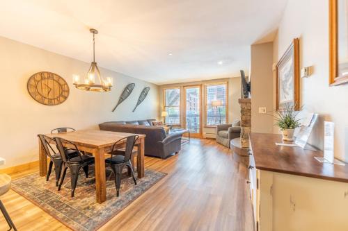 River Run Apartment | Black Bear 8046