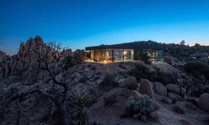 Yucca Valley House | Black Desert House ft in Architectural Digest