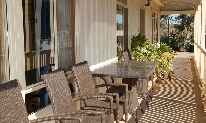 Orroroo Hotel | Black Jack Get-A-Way Magpies Nest