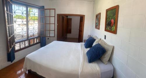 Bahia de la Academia House | Black&White -Dini Muetter-