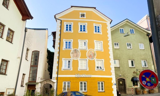 Innsbruck City Centre Apartment | Blackhome Vintage Innsbruck City Centre I contactless check-in