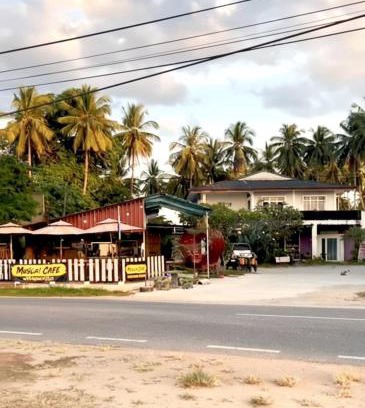 Air Hangat House | BlackSand Guests House Langkawi