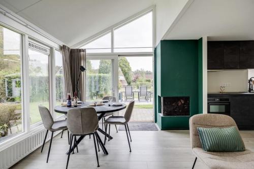 Zwiggelte House | Bladkoning I Trendy Huisje met Openhaard