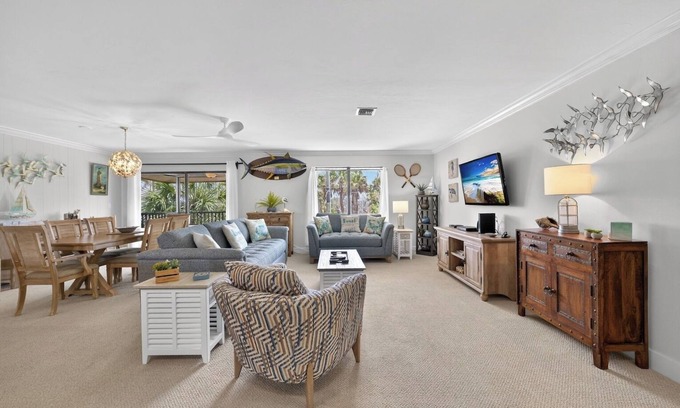Sanibel Condo | Blind Pass A205: Renovated West End Condo by Beach