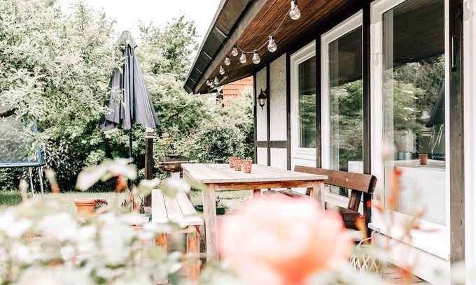 Bachenbrock House | Blomsterhus, a pearl in the middle of the Altes Land on the Elbe