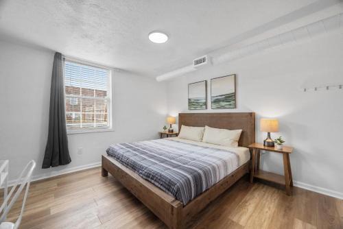 Pittsburgh House | Bloomfield Pittsburgh C Stylish and Cozy Private Bedroom, Shared Bathroom, with Free Parking
