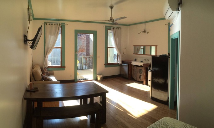 Water Valley Apartment | Blu-Buck Mercantile Hotel, Courtyard Room