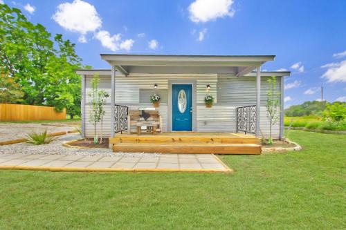 Blanco House | Blue Jay Getaway