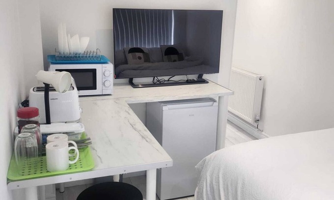 Cradley House | Blue Moon Ensuite