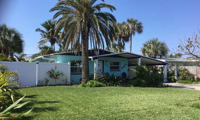 Port Canaveral House | Blue Palm Beachside Cottage Heated Pool - Only Steps from Beach