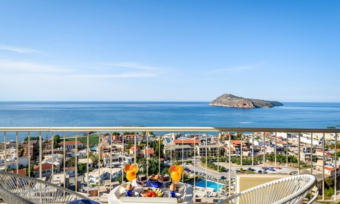 Platanias Town House | BLUE SUITE BY COSMOS