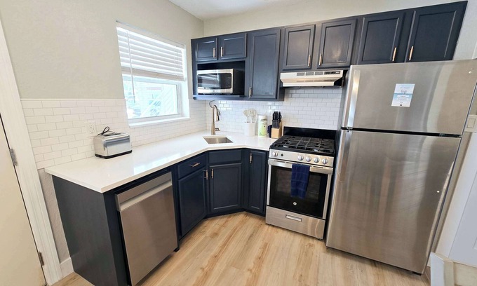 Clearwater Beach Hotel | Blue Wave Suites: Make Waves in Clearwater Beach