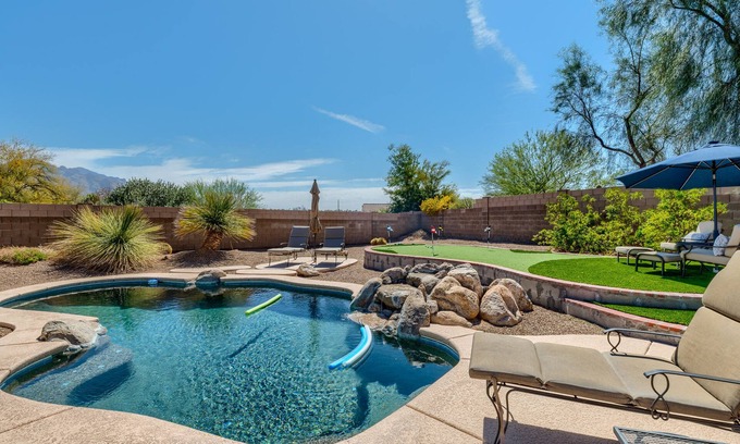 The Bluffs House | Blue Wolff Resort - 3 br/d ba private pool, spa near dining, hiking, golf!