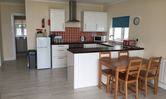 Pendine Apartment | Bluebird 2-Bed Apt, Sleeps 4 in Carmarthenshire