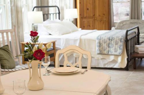 Asheville Apartment | Bluebirds Nest 10 Min to AVL Biltmore hot tub cont bkfst sparkling water