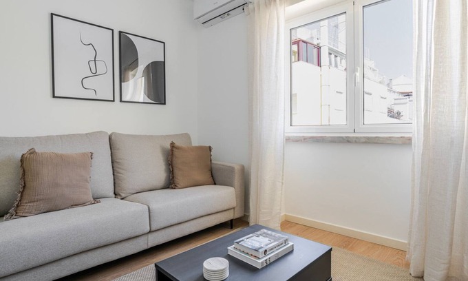 Sao Joao de Deus Apartment | Blueground | Areeiro, balcony, nr Eduardo VII Park