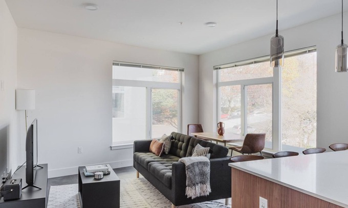 Atlantic Apartment | Blueground | First Hill 1bd apartment