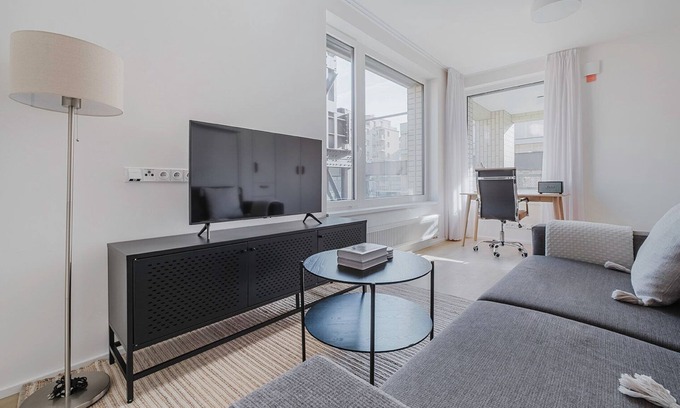 Holesovice Apartment | Blueground | Prague 7, furnished, close to offices (PRG-22)