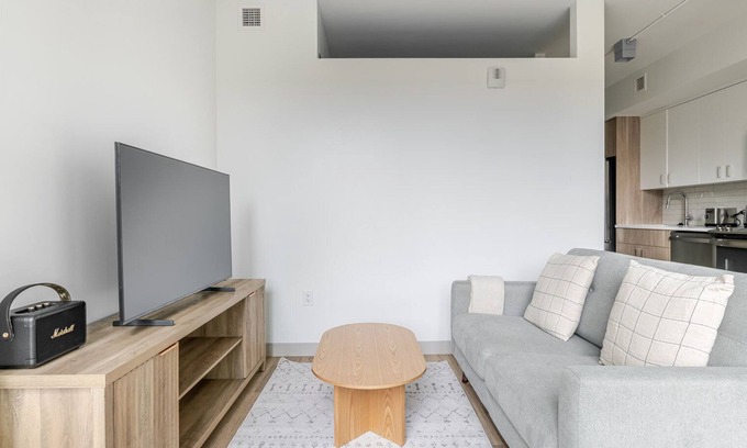 South of Washington Apartment | Blueground | South of Washington, fitness, nr Boston Common