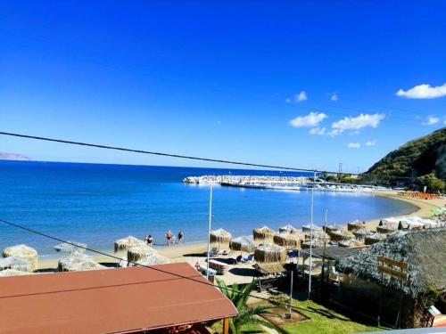 Kalyves House | BlueWave Kalives - Beachfront house - Up to 3 Bedrooms