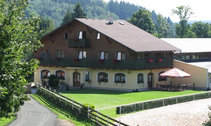 Mlade Buky House | Boháček