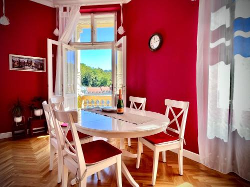 Karlovy Vary Apartment | Bohemian City - Amazing View, Garage