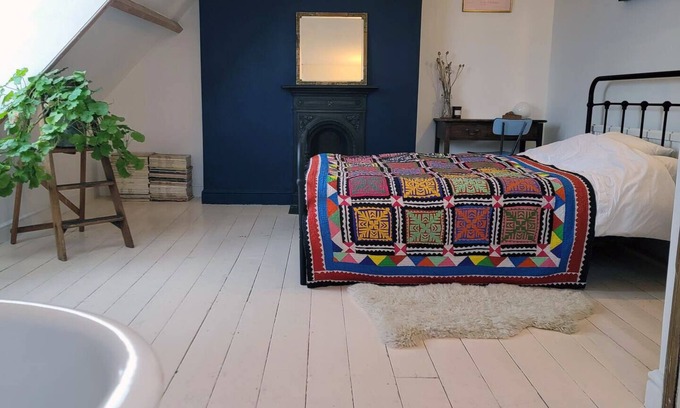 Bristol Apartment | Bohemian, Victorian Maisonette with stunning city views and high ceilings!