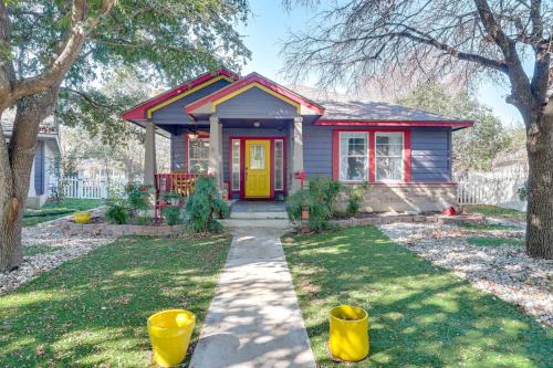 Kyle House | Boho-Chic Retreat with Yard, 22 Mi to Dtwn Austin!