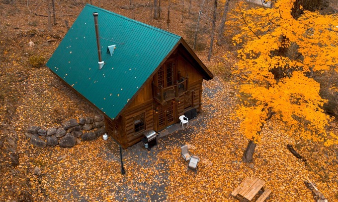 Pointe-au-Chene Ski Chalet | Bois Rond Summary: Bi