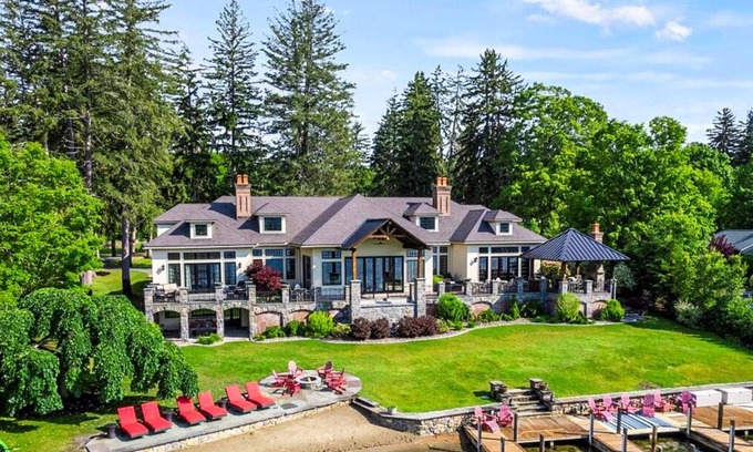 Bolton Landing House | Bolton Manor ~ Massive Lakefront, Beach, and Hot Tub.