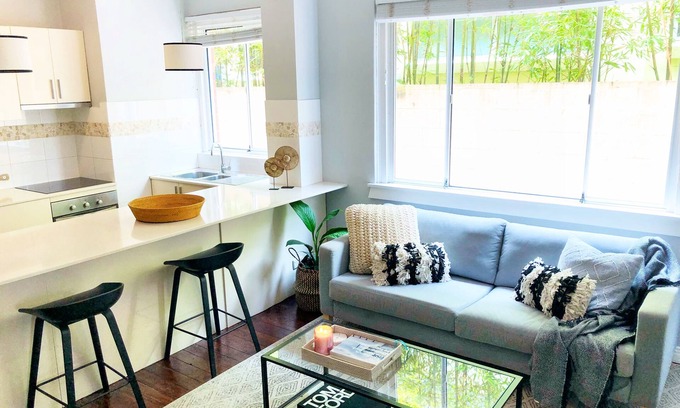Bondi Beach Apartment | Bondi Beach Dreaming Apartment - 5 min walk to beach.