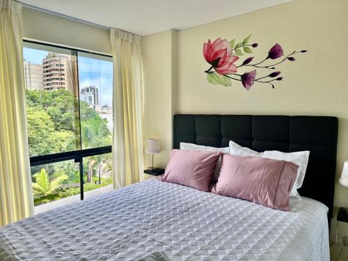 Sector 1 Apartment | Bonito depa san isidro cama queen home office wifi y cochera
