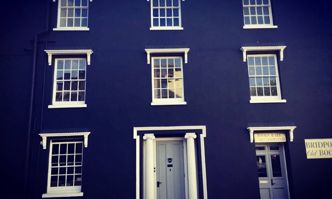 Bridport Apartment | Book Club | Luxury self-catering in the heart of Bridport, Dorset