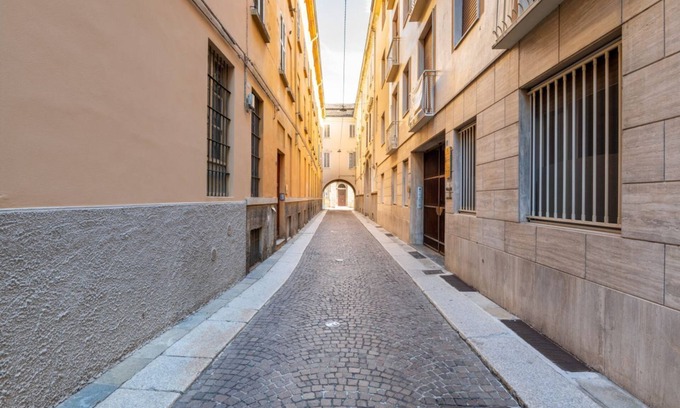 Parma City Centre Apartment | BOOK NOW! Apt x4 a 1 min walk from Duomo of Parma