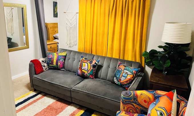 Riverview House | Book one week or more and get 10% discountnStylish 2 BR Suite in West Seattle!n