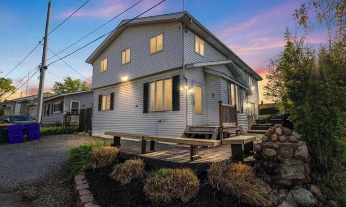 Lake View House | ~Booking for Bills Season~ 3B 2BATH Wanakah Heights Lakeside Home