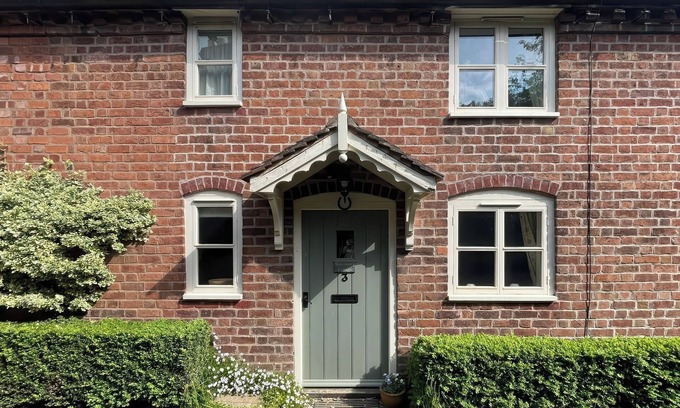Condover Cottage | BORROWERS COTTAGE, character holiday cottage in Condover