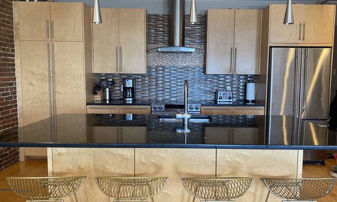 North End Condo | Boston Harbor views. Modern north end condo.FREE PARKING!