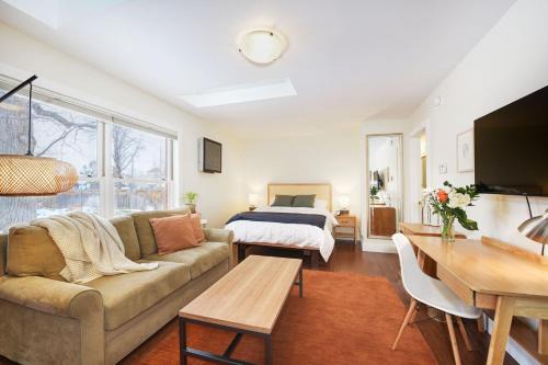 Goss - Grove House | Boulder Guest House