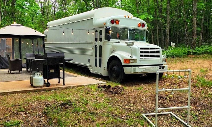 Bitely House | Bourbon St BlueBird (10 ACRES!)