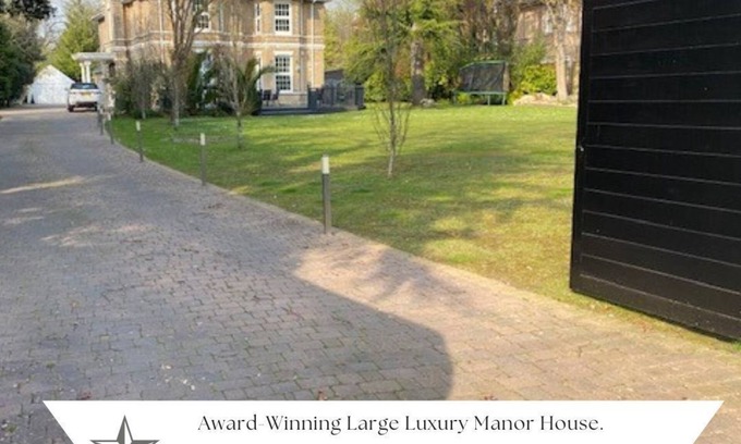 Bournemouth House | BOURNECOAST: AMAZING MANOR HOUSE WITH POOL/SPA NEAR BOURNEMOUTH CENTRE - HB8399