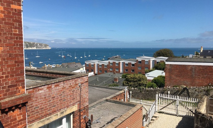 Swanage Apartment | Boutique 1 Bedroom Apartment with Balcony and Spectacular Sea View