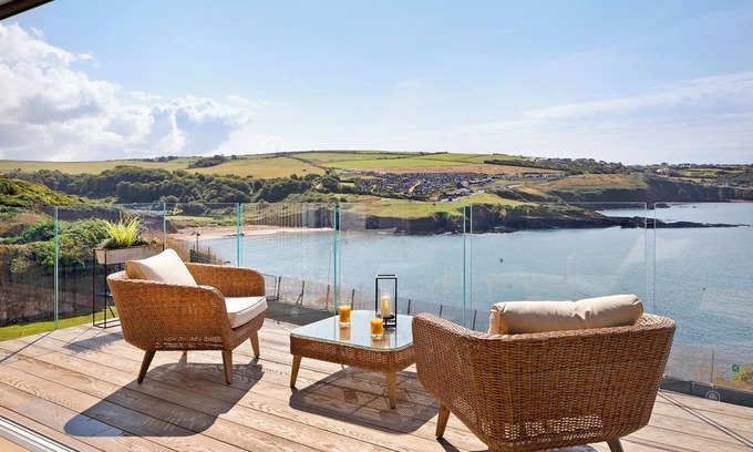Plymouth House | Bovisand Harbour by Smart Welcomes