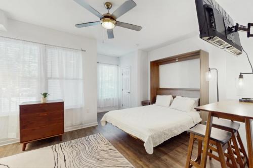 Goose Creek Hotel | Bowen Village 2118A