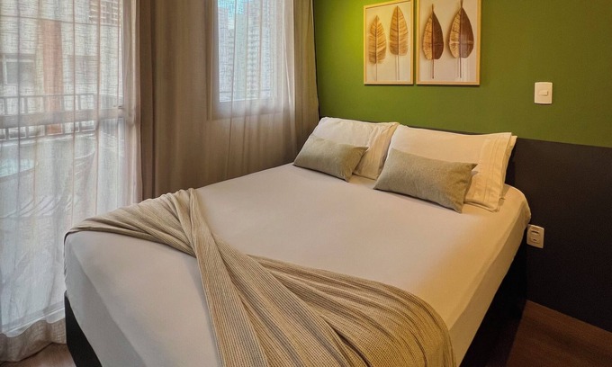 Sao Paulo Apartment | The Green Studio - 5 minutes from the American Consulate and Brooklin Metro