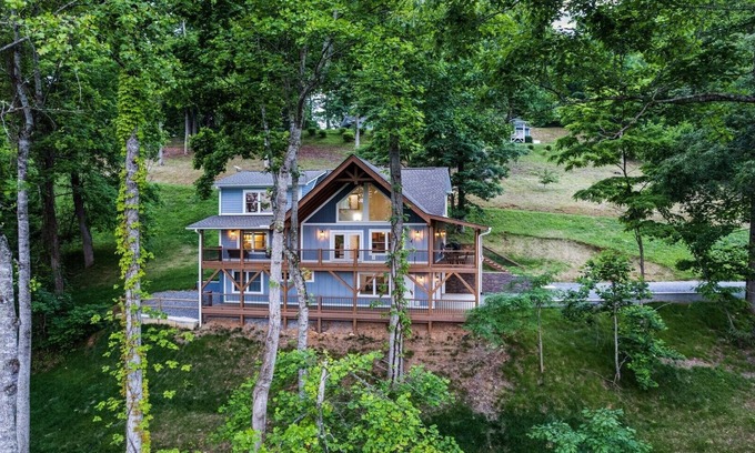 Haywood County Cabin | Brand-New Cabin/Expansive Views/Fireplace/Media Room