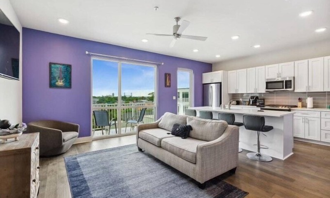 Bywater Condo | *BRAND NEW LISTING* Luxury Penthouse Near the French Qtr. w/parking